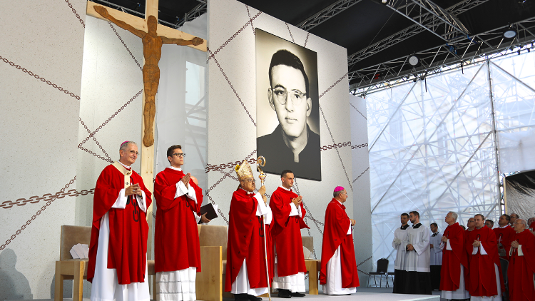 Misssa com rito de beatificação presidida pelo cardeal Marcello Semeraro em Šaštín, Eslováquia 