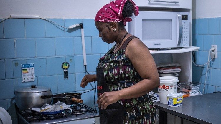 U malom stanu u kojem živi, ​​Rosemie stvara nove kulinarske poslastice, spajajući svoje haićansko podrijetlo s onim što je naučila u Brazilu.  (Giovanni Culmone / GSF)
