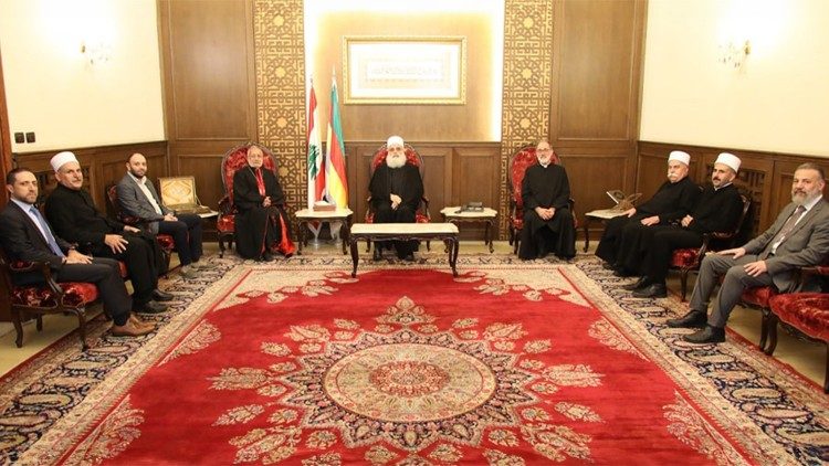 2024.04.28 Patriarca Minassian visita leader comunità dei drusi in Libano