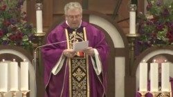 Le père Francesco Patton le 1er décembre lors de la messe du premier dimanche de l'Avent, célébrée à Bethléem. 