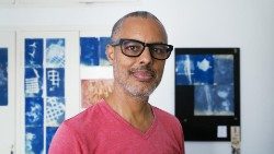 César Schofield Cardoso - artista cabo-verdiano, um dos participantes na Dak'Art