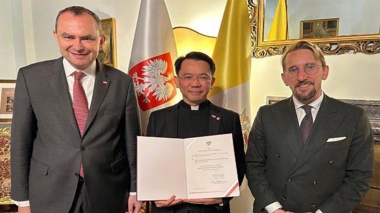 Ks. Chun Yean Choong z Ambasadorem RP Adamem Kwiatkowskim i Konsulem Generalnym Bartoszem Skwarczyńskim