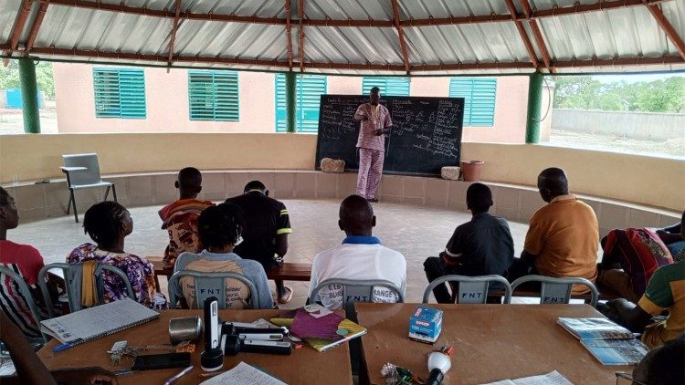 Des pensionnaires du foyer Nong-Taaba en formation