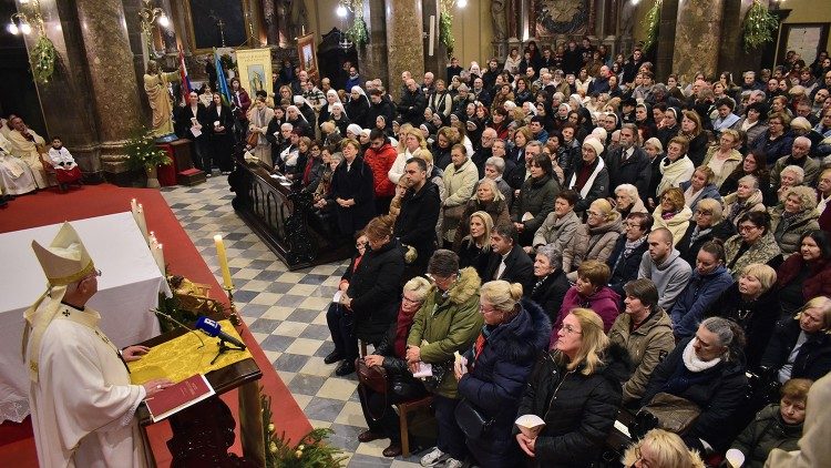 Nadbiskup Mate Uzinić propovijeda u katedrali sv. Vida u Rijeci  (Foto: Riječka nadbiskupija)