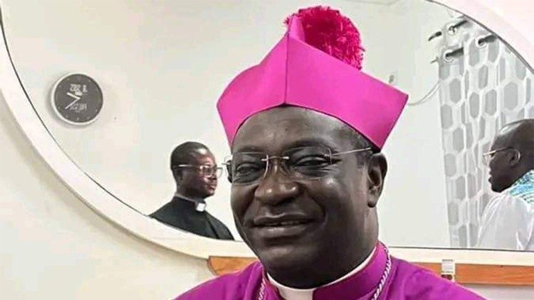 Mgr Éphrem Djoni, évêque de Franceville, au Gabon.