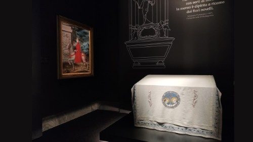 Musei Vaticani: in mostra la Tovaglia del Perdono "dipinta ad ago"