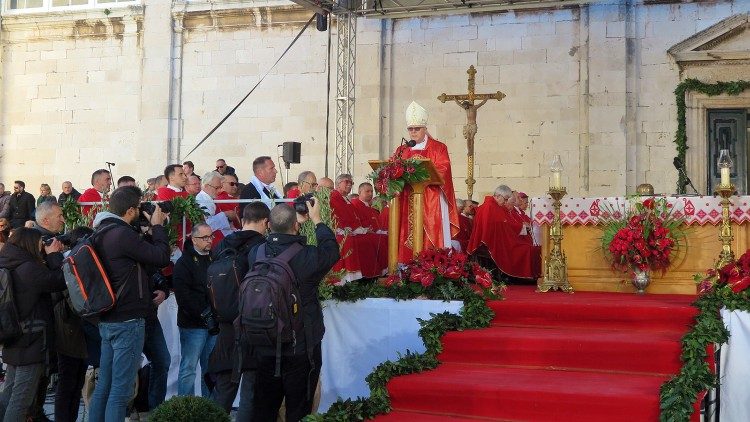 Homilija nadbiskupa Milana Zgrablića u Dubrovniku (Foto: Angelina Tadić)