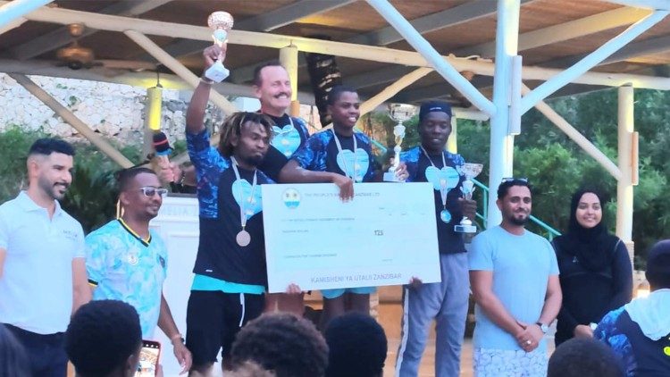 Mshindi wa Toleo la I la Kombe la Zanzibar la Kitesurf 2023 alikuwa mtanzania