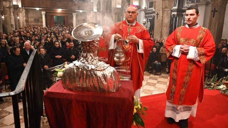 Porečki i pulski biskup Ivan Štironja u katedrali sv. Stošije u Zadru (Foto: Ines Grbić)