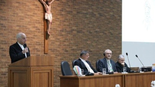 Igreja do Brasil acolhe dom Rino Fisichella no Encontro Nacional de preparação  do Jubileu 2025