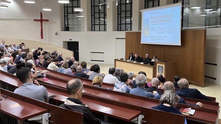 L'intervento del cardinale segretario di Stato Pietro Parolin alla presentazione nell'Università Gregoriana