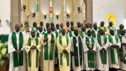 Les délégués des prêtres diocésains de l’Afrique de l’Ouest qui ont participé à la dixième conférence annuelle de l’Union régionale des prêtres diocésains de l’Afrique de l’Ouest (URPAO), du 3 au 10 juin 2024, à Bissau (Guinée-Bissau).
