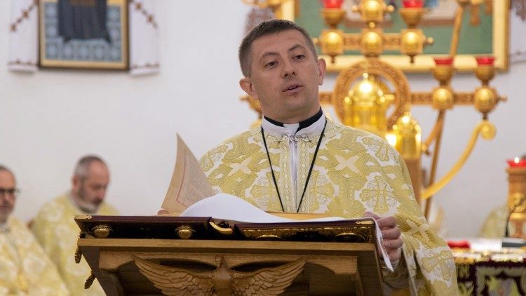 Der Priester Roman Ostrovskyy, Vizerektor des Seminars in Kyiv