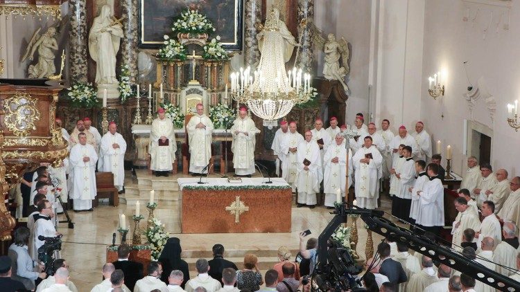 Ređenje novoga požeškog biskupa mons. Ive Martinovića