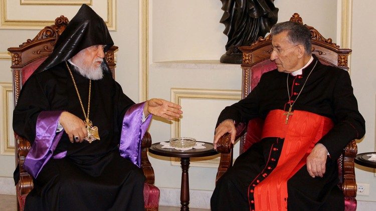 Catholicos Aram I Catholicos com Patriarca da Igreka Maronita Bechara Boutros Rai