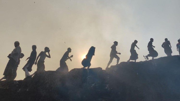 Bangladesh. migliaia di persone senza casa dopo il devastante incendio nel campo profughi Rohingya (Unhcr)