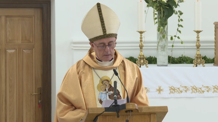 Apostolski nuncij mons. Giorgio Lingua u Drežnik Gradu (Foto: Laudato TV)