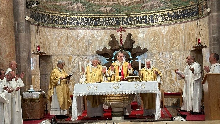 La Messa celebrata da Pizzaballa nella Basilica delle Nazioni