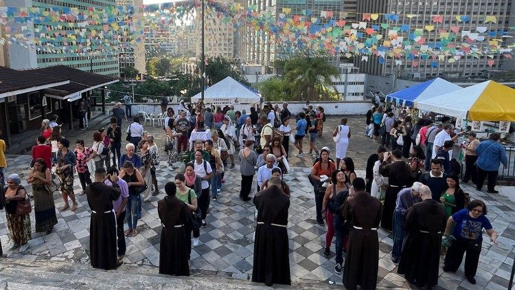 Santo Antônio do Largo da Carioca celebra a amizade e a fraternidade