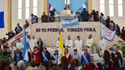 Messe pour "les mères de la Patrie" le 19 juin dernier au sanctuaire de la Vierge de Caacupé et de San Blas de La Matanza, près de Buenos Aires.