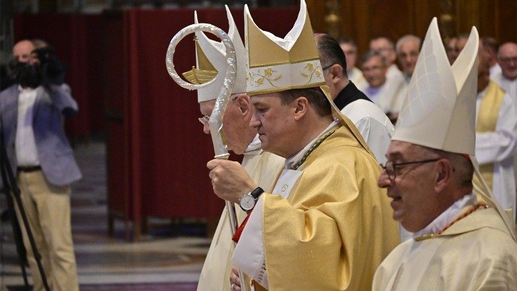 Il nuovo vescovo monsignor Nykiel