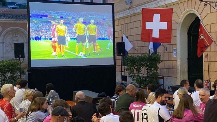 Beim Match Deutschland - Schweiz im Hof der Schweizergarde