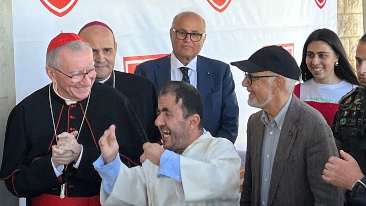 Parolin (l.) im Libanon