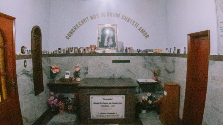 Capela mortuária do Carmelo, com os restos mortais da Veneravél Madre Carminha.