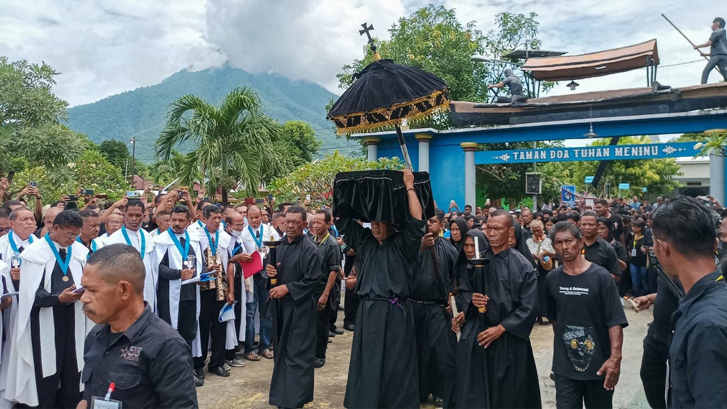 Indonesia meningkatkan pariwisata Katolik di pulau Flores dan mengincar pertumbuhan ekonomi