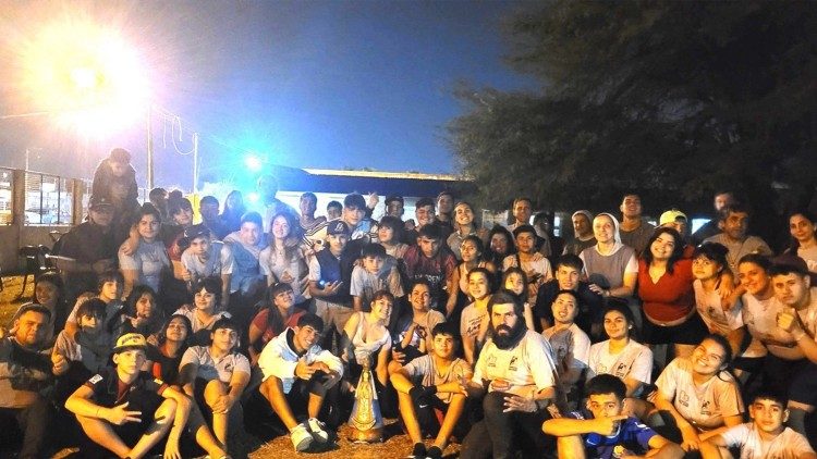 El grupo completo de los jóvenes misioneros 