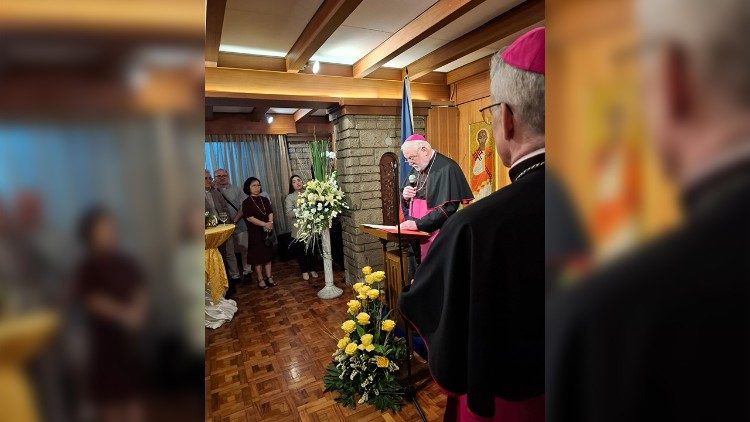 Mons. Gallagher alla Festa del Papa nella Nunziatura di Manila