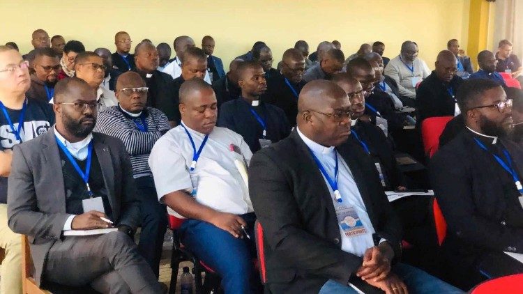 Participantes no I Fórum Nacional de Direito Canónico sobre o funcionamento dos Tribunais Eclesiásticos, Luanda (Angola)