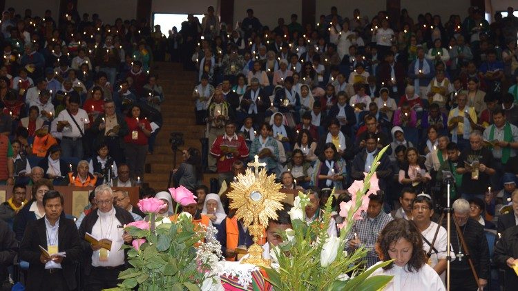 Adoración Eucarística en el VII Congreso Nacional Misionero