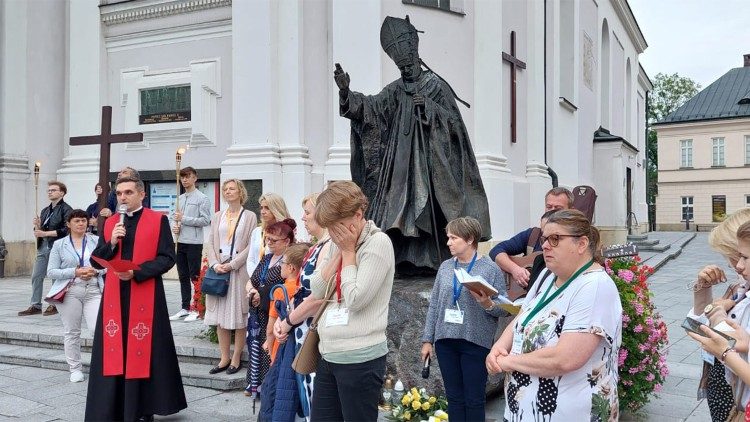 Droga Krzyżowa w Wadowicach (ks. Mateusz Wójcik)