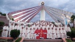 Philippine Catholic bishops posed for a group photo during the 128th CBCP Plenary Assembly at the Divine Mercy Hills. Photo by Roy Lagarde/CBCP News