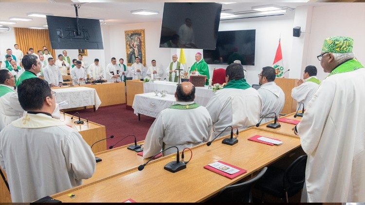 Participaron 80 sacerdotes provenientes de las 46 jurisdicciones eclesiásticas de Perú.  