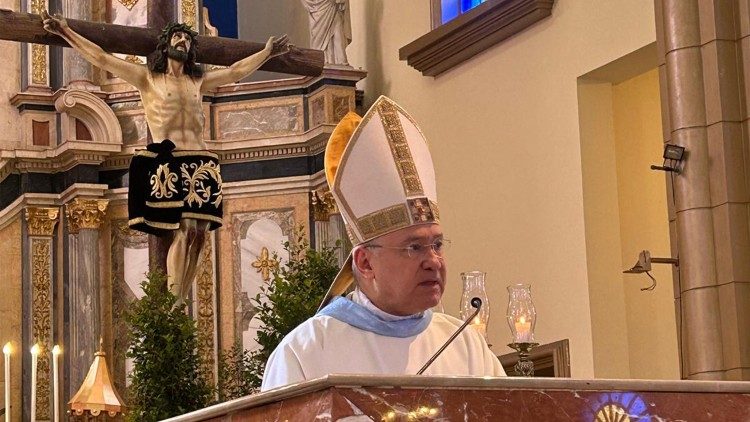 Le substitut de la Secrétairerie d'État lors de la messe en la basilique de Suyapa, samedi 13 juillet.