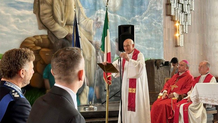 La Messa domenicale dell'ipm Beccaria aperta al pubblico (foto Margherita Lazzati)