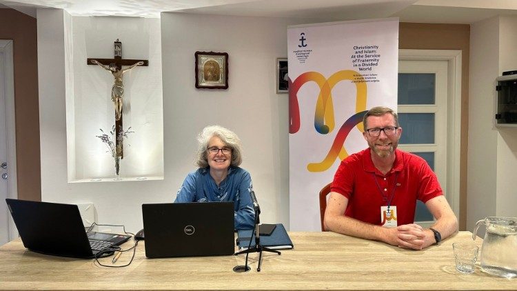 La Hermana Nathalie Becquart, Subsecretaria del Sínodo para los Obispos, durante los Encuentros Teológicos 2024 en Rijeka, Croacia. 