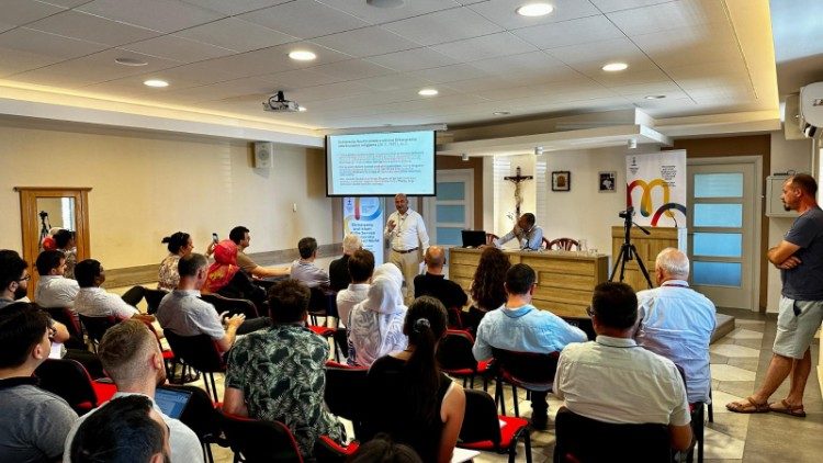 La sala della casa di Lovran (Rijeka) durante la lezione di Tomislav Kovac