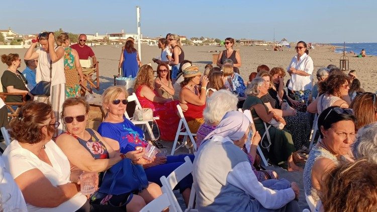 Alcune donne partecipanti all'incontro