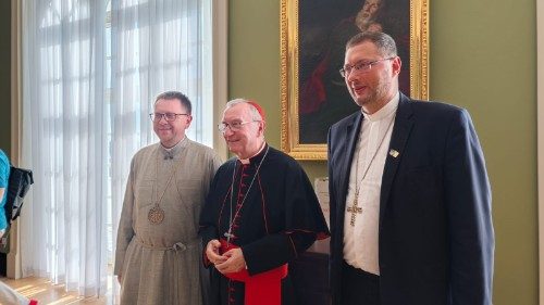 Cardinal Pietro Parolin (centre) with Auxiliary Greek Catholic Bishop Volodymyr Gruts of Lviv (left) and the Apoctolic Nuncio to Ukraine, Archbishop Visvaldas Kulbokas (right)