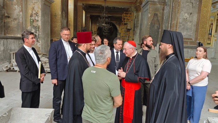 Cardinal Parolin visits the city's Orthodox Cathedral