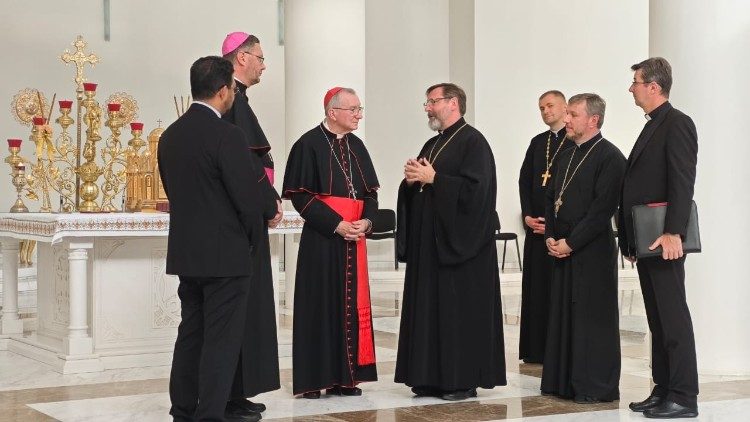  Visite du cardinal Parolin à la cathédrale gréco-catholique.