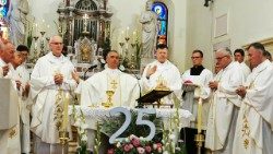 Slavlje srebrnog biskupskog jubileja apostolskog nuncija Nikole Eterovića u rodnim Pučišćima