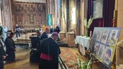 Kard. Parolin odwiedził kościół św. Mikołaja w Kijowie