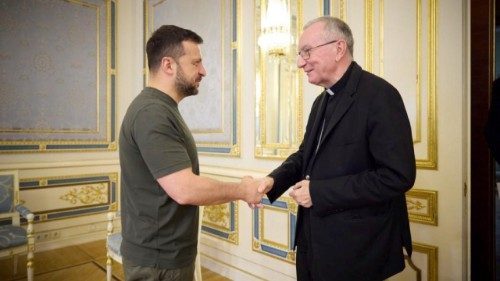 Ucrania. Parolin se reúne con Zelensky, compromiso por una “paz justa y duradera”