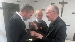 Kard. Pietro Parolin spotkał się z dwoma greckokatolickimi kapłanami, którzy po ponad dwóch latach wyszli z rosyjskiej niewoli