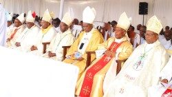 Des évêques rwandais le 6 juillet 2024 à la paroisse de Zaza dans le diocèse de Kibungo. 