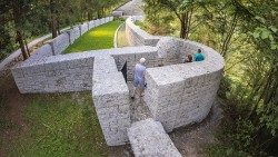 Walk-of-peace-monumento-ossario-tedesco-Tolmino-guerra-italia-slovenia.jpeg